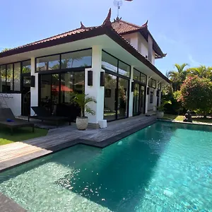 Surga Villa Seminyak (Bali)